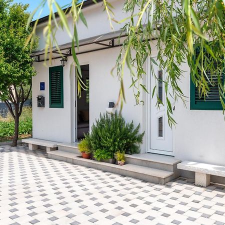 Studio Apartment Dona Trogir Exterior foto