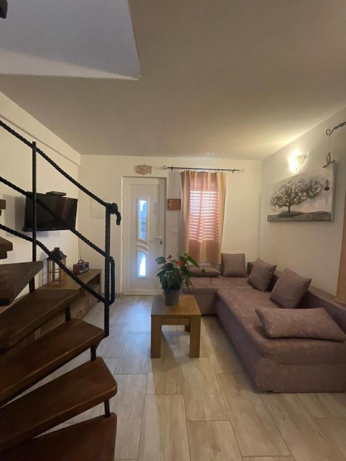 Studio Apartment Dona Trogir Exterior foto