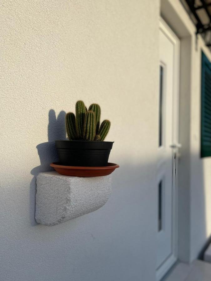 Studio Apartment Dona Trogir Exterior foto