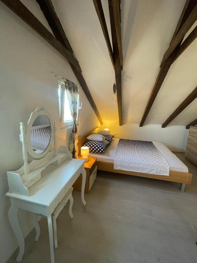 Studio Apartment Dona Trogir Exterior foto