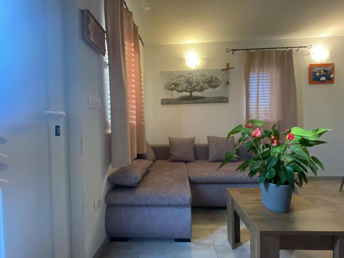 Studio Apartment Dona Trogir Exterior foto
