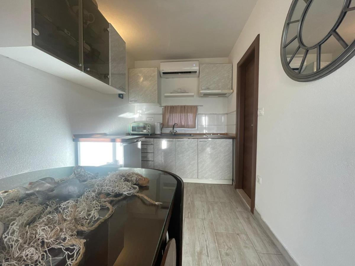 Studio Apartment Dona Trogir Exterior foto