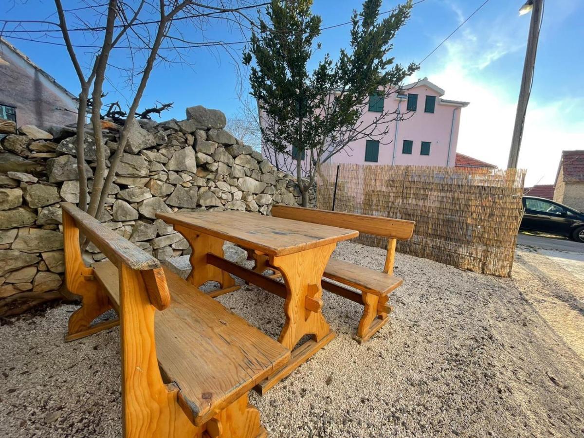 Studio Apartment Dona Trogir Exterior foto