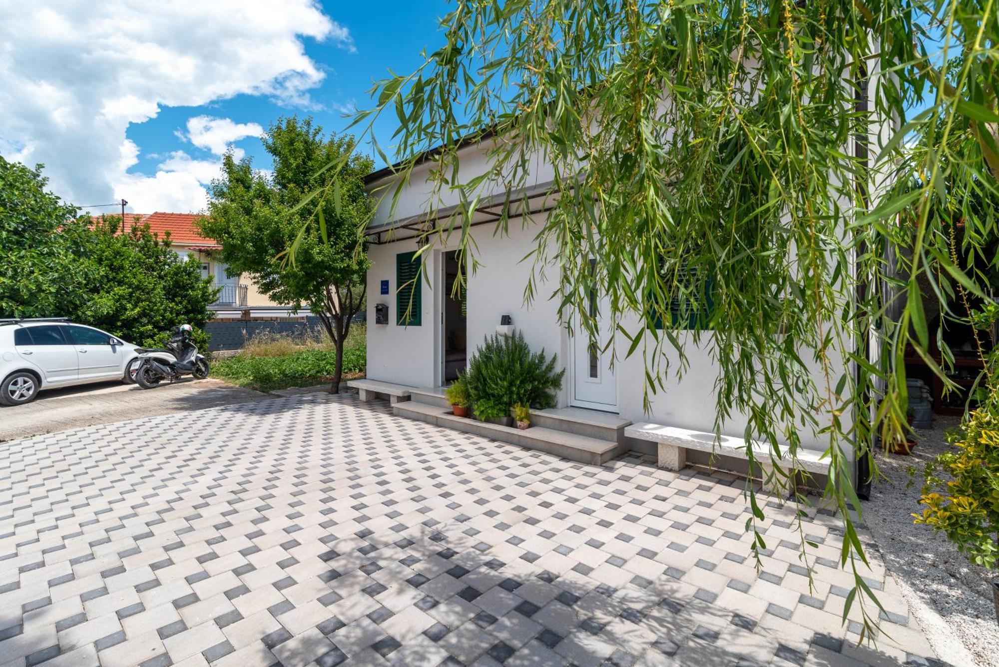 Studio Apartment Dona Trogir Exterior foto