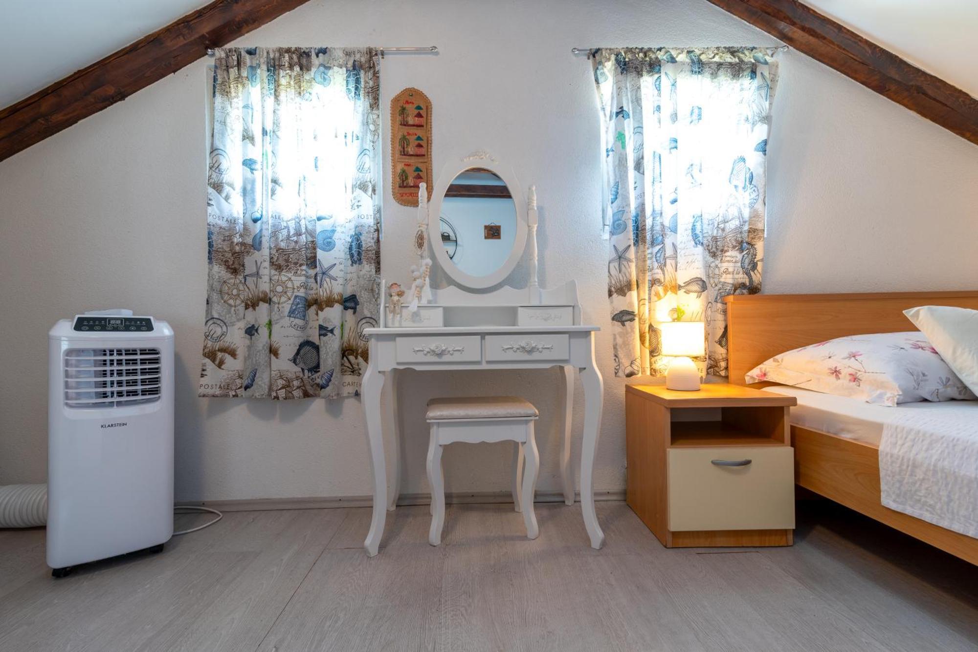 Studio Apartment Dona Trogir Exterior foto