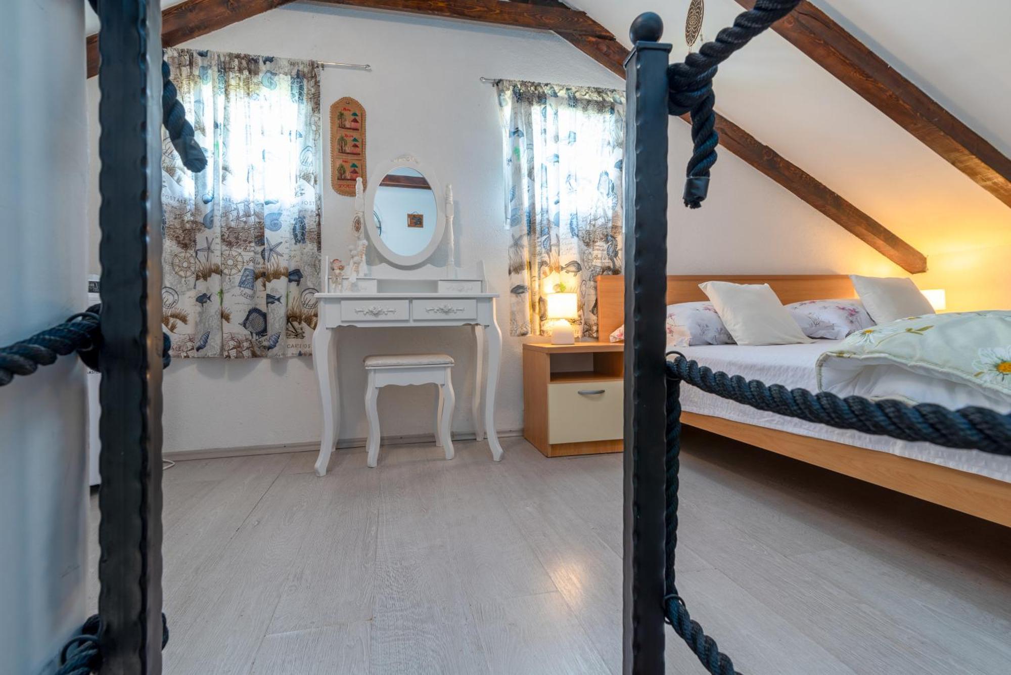 Studio Apartment Dona Trogir Exterior foto