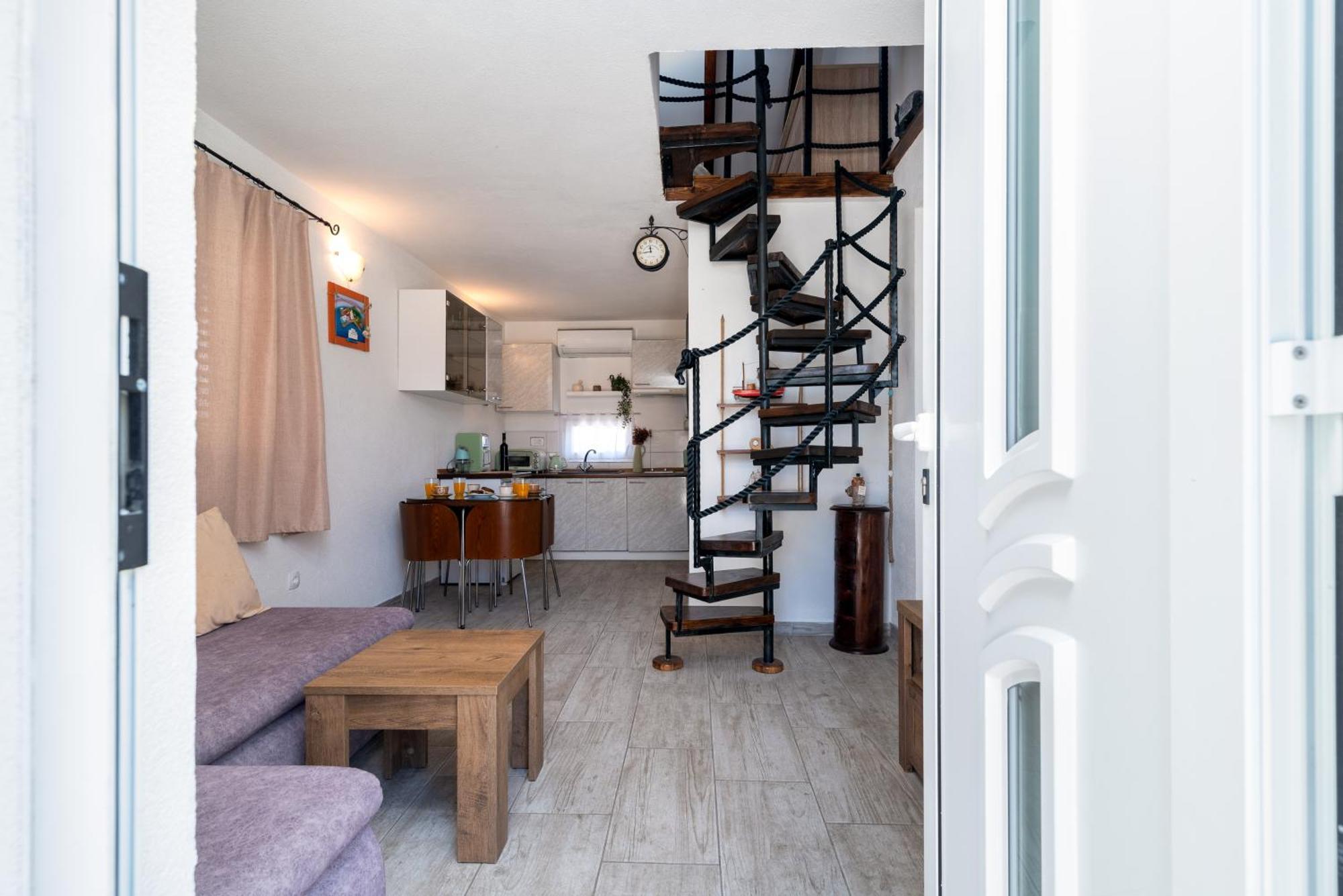 Studio Apartment Dona Trogir Exterior foto